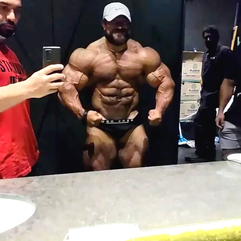 У Ролли Винклаара Ковид-19. Он снят с Mr. Olympia 2020